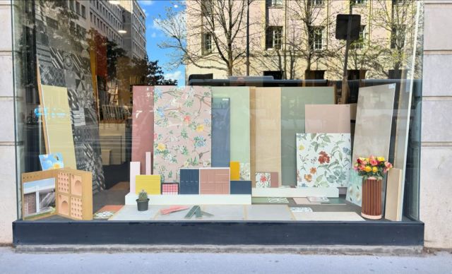 Nouvelle vitrine #printemps #colorful #sunshine #colortiles #flowers #flowerstiles #flowerpower